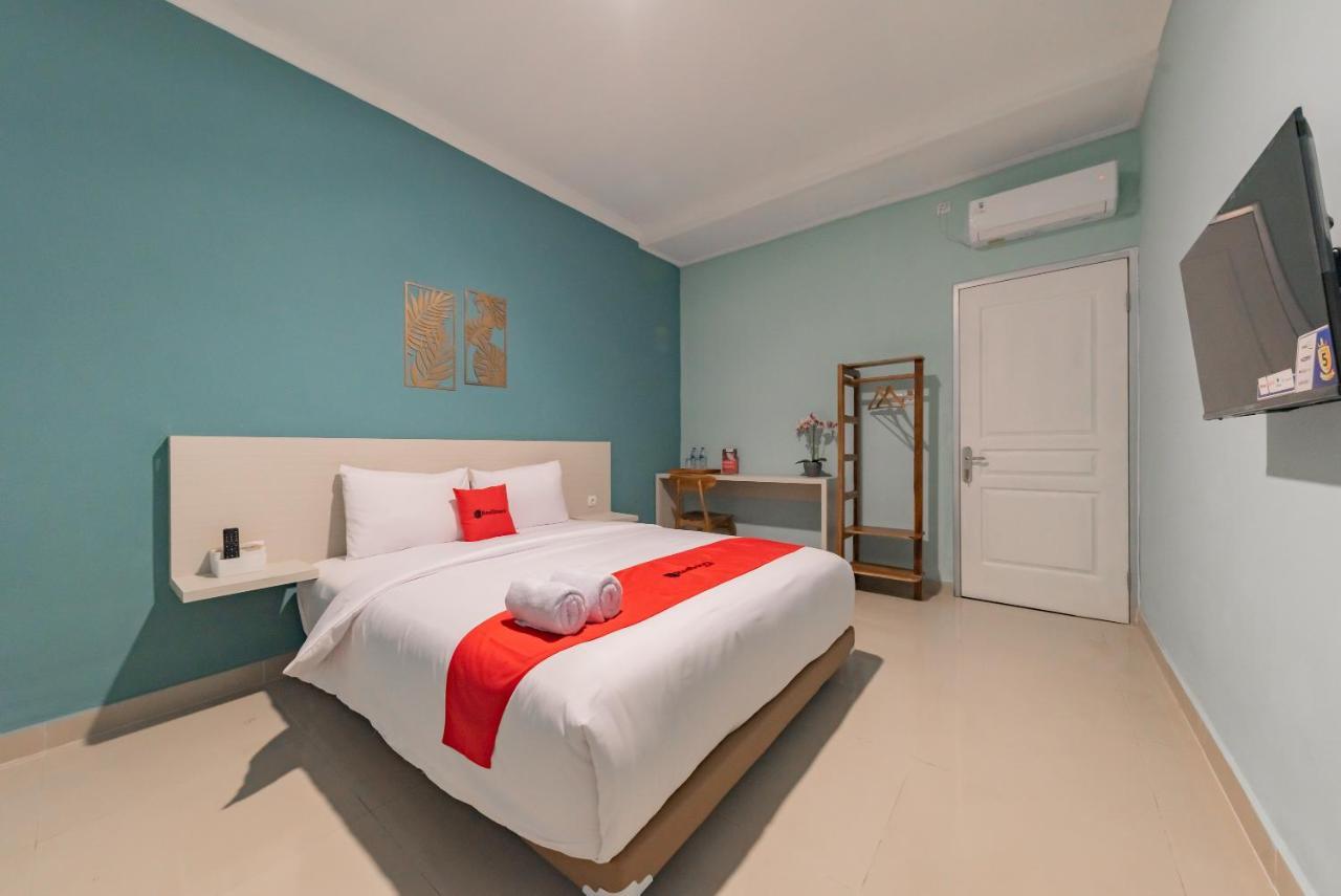 Reddoorz Plus Near Surapati Core Bandung Exterior photo