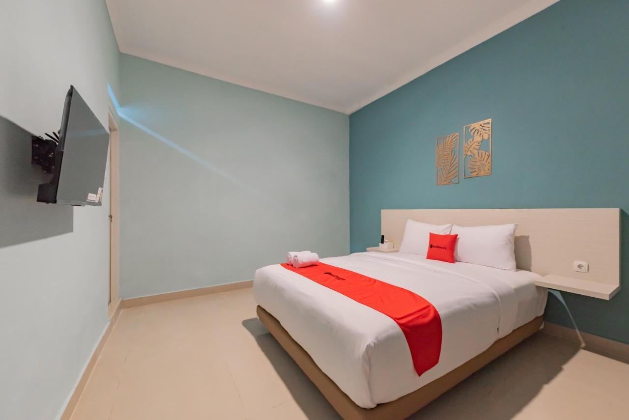 Reddoorz Plus Near Surapati Core Bandung Exterior photo