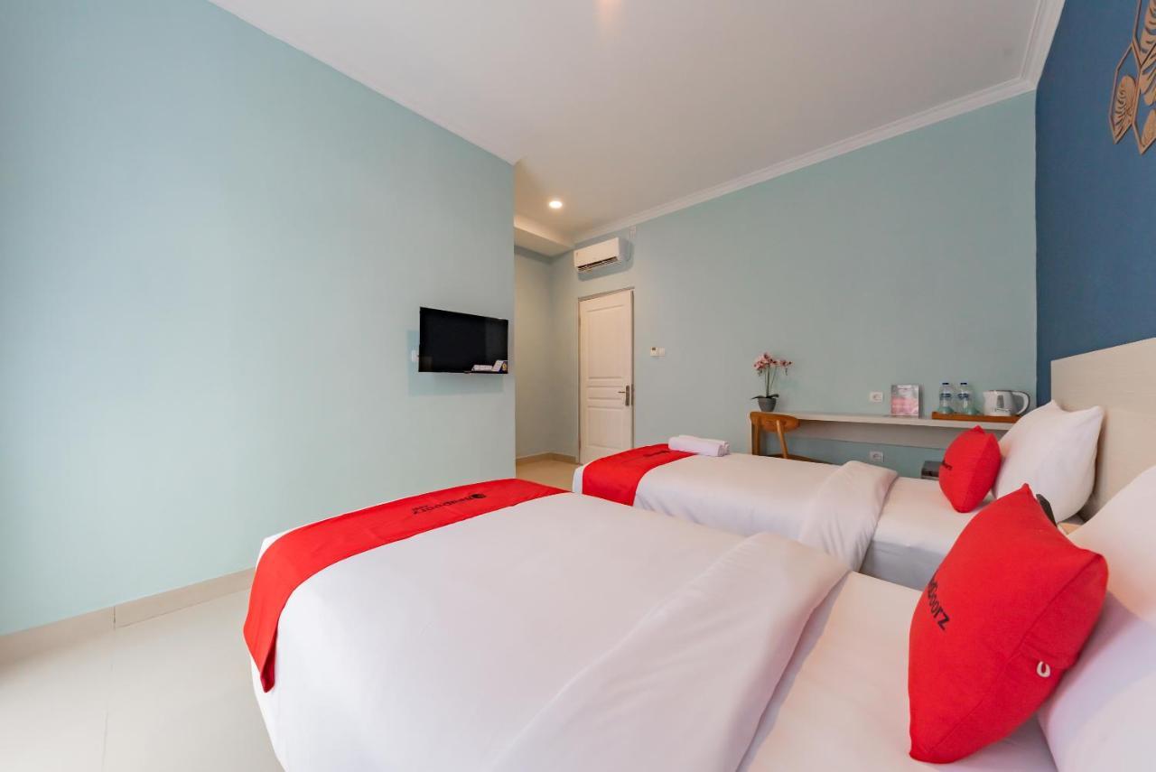 Reddoorz Plus Near Surapati Core Bandung Exterior photo
